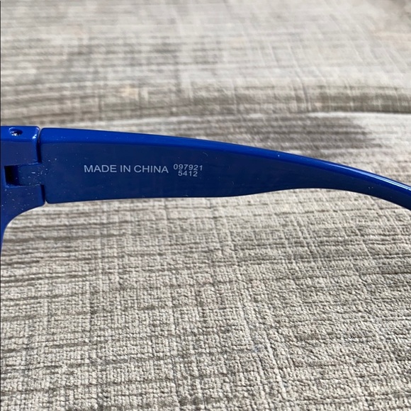 Children’s Place Sunglasses - Picture 2 of 7